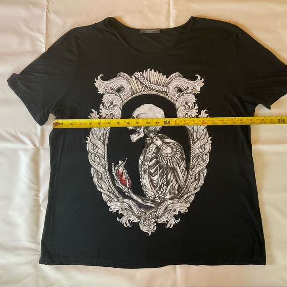 SOLD Alexander McQueen Tshirt - Picture 4 of 6